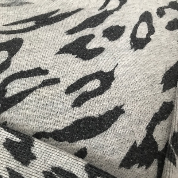 Black and gray cheetah tunic - Picture 3 of 3